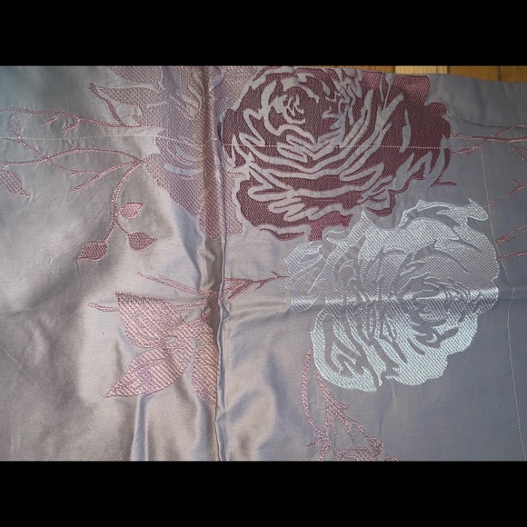 Set of decorated pillow cases - Picture 2 of 5